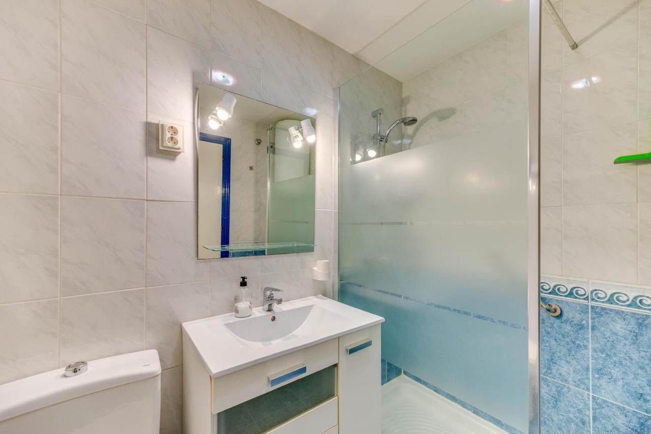 Homeforguest Bright Studio In La Carihuela Near The Beach トレモリノス エクステリア 写真
