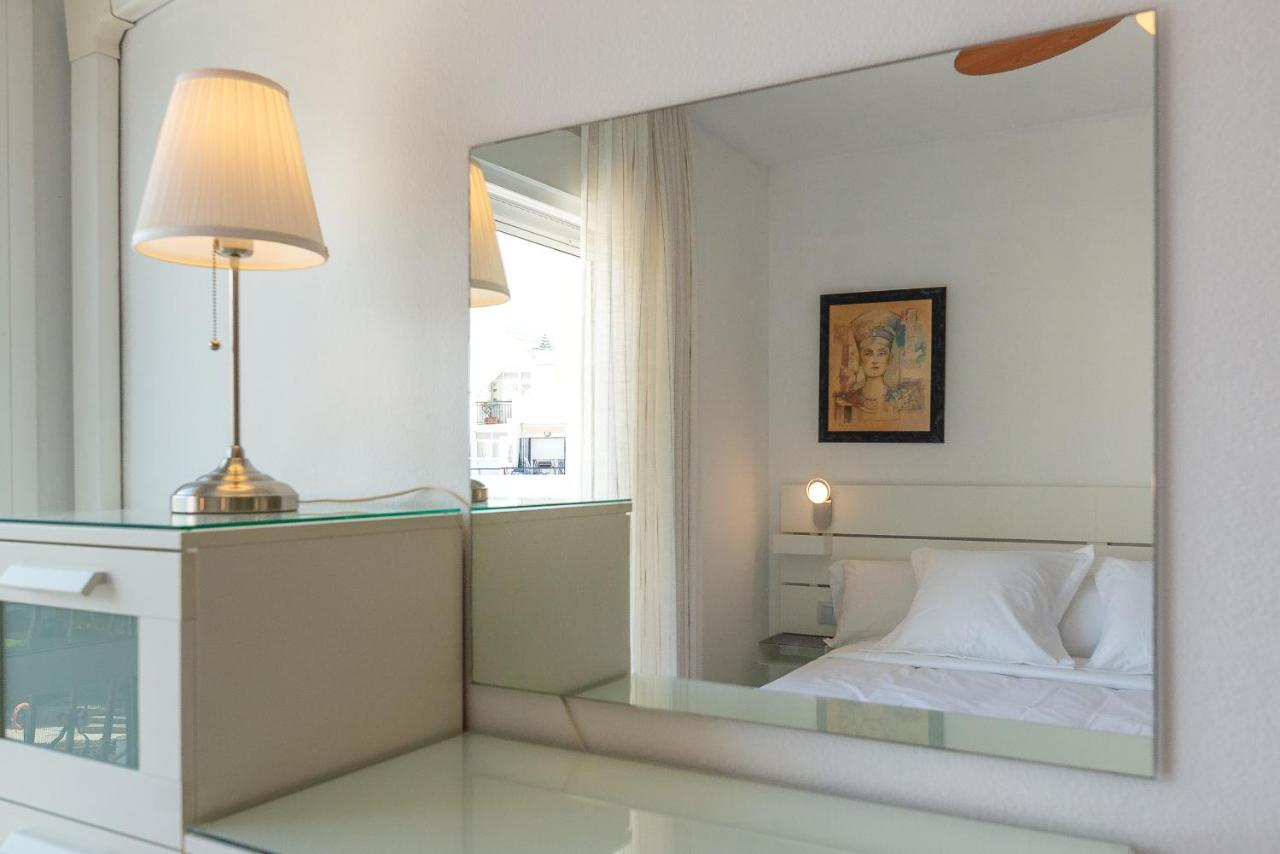 Homeforguest Bright Studio In La Carihuela Near The Beach トレモリノス エクステリア 写真