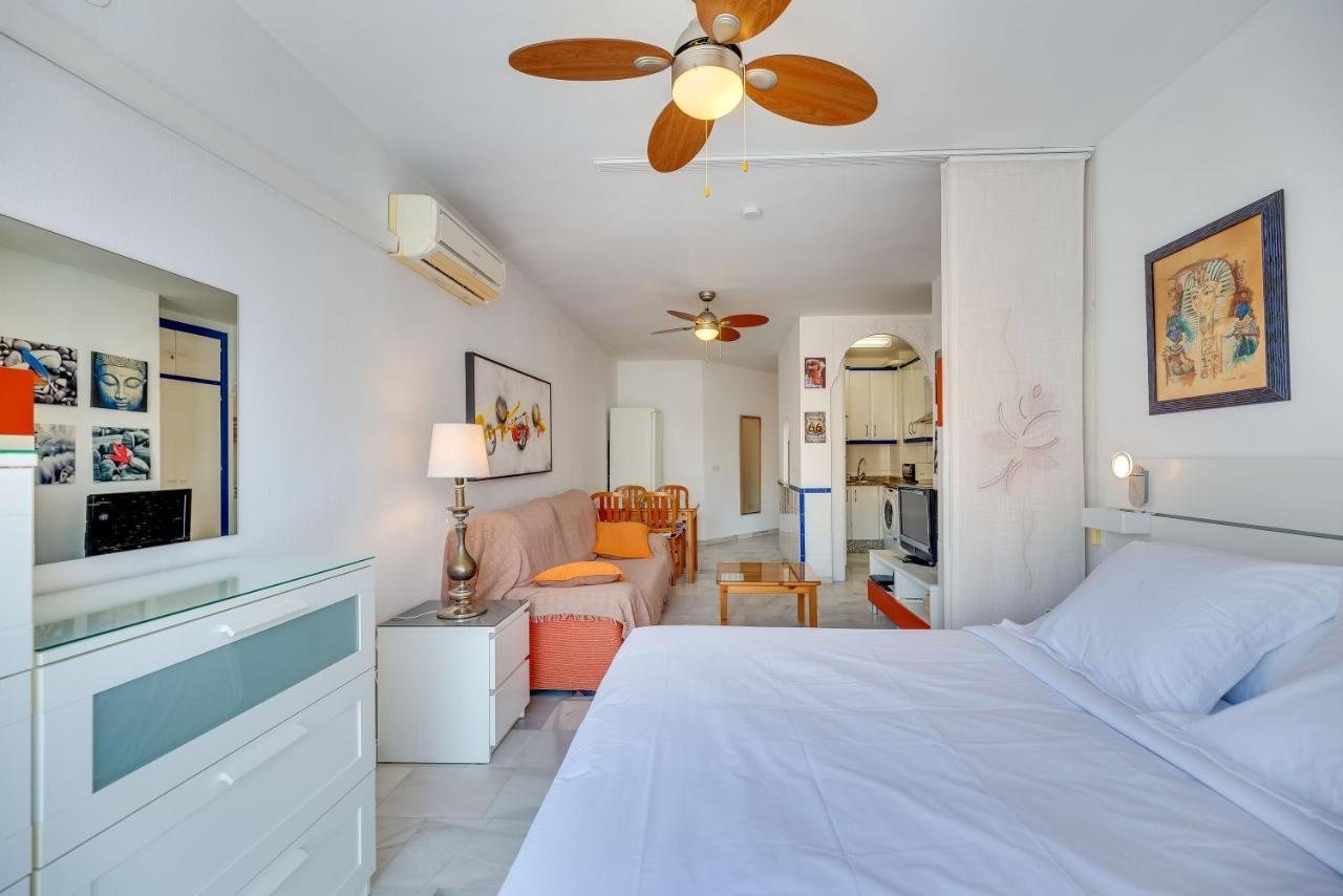 Homeforguest Bright Studio In La Carihuela Near The Beach トレモリノス エクステリア 写真
